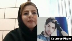 فرزانه انصاریفر خواهر فرزاد انصاریفر از کشتهشدگان اعتراضات آبان ۹۸