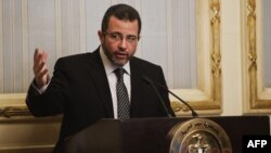 محمد مرسی ژوئیه ۲۰۱۲ هشام قندیل را به عنوان نخست وزیر خود برگزید.