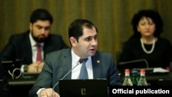 Պաշտպանության նախարար Սուրեն Պապիկյանը, արխիվ