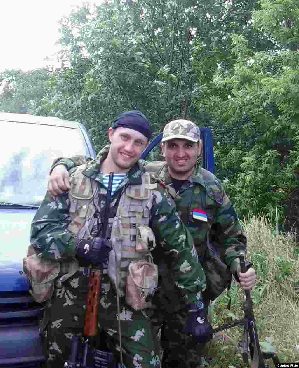 Артур Гаспарян (справа) со своим товарищем из батальона "Восток".