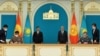 Кыргызстандын президенти Садыр Жапаров менен Казакстан мамлекет башчысы Касым-Жомарт Токаев. Нур-Султан шаары. 2-март, 2021-жыл. 
