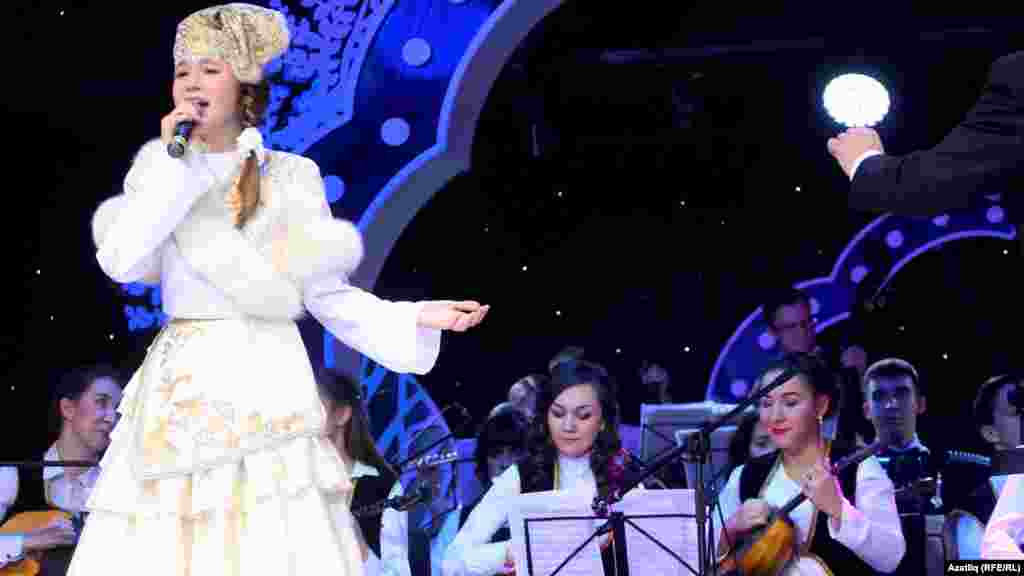 "Җырлы-моңлы балачак" бәйгесе лауреаты Әдилә Исмәгыйлева