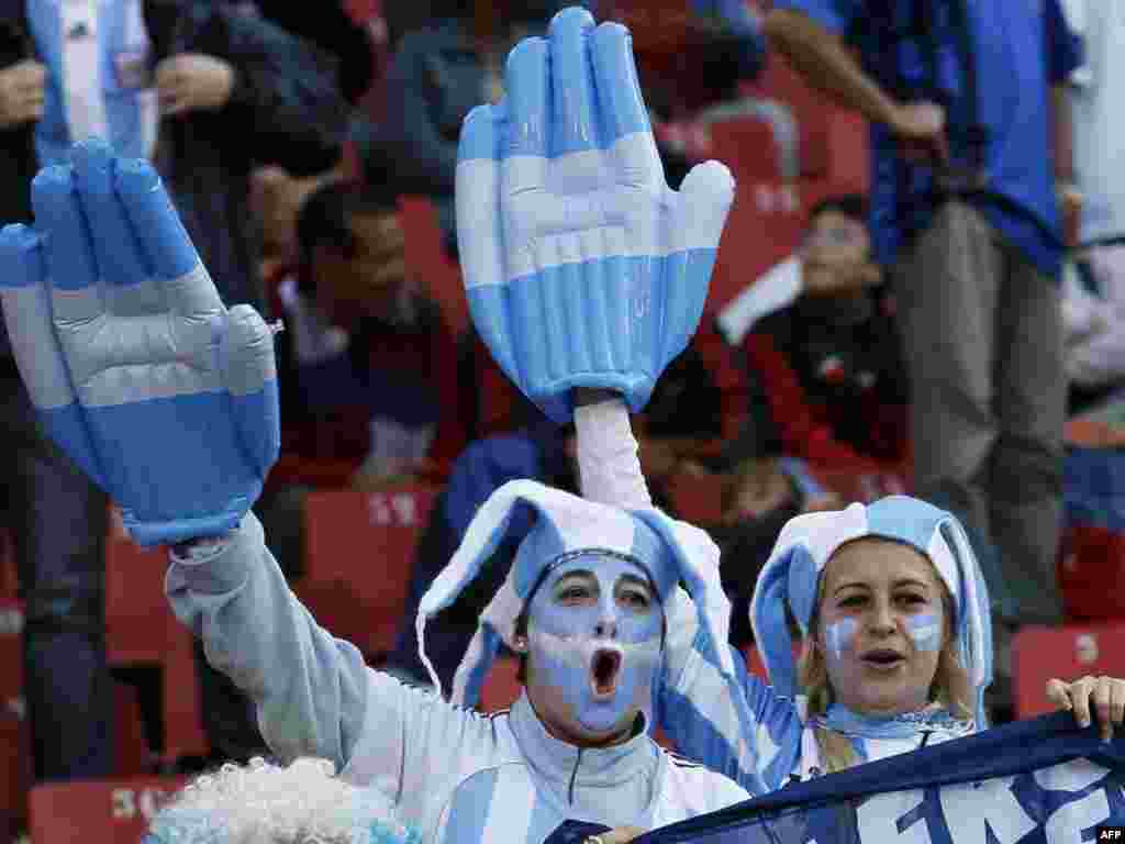 Argentinski navijači Foto: AFP / Thomas Coex