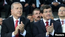  داووداغلو (راست) و اردوغان