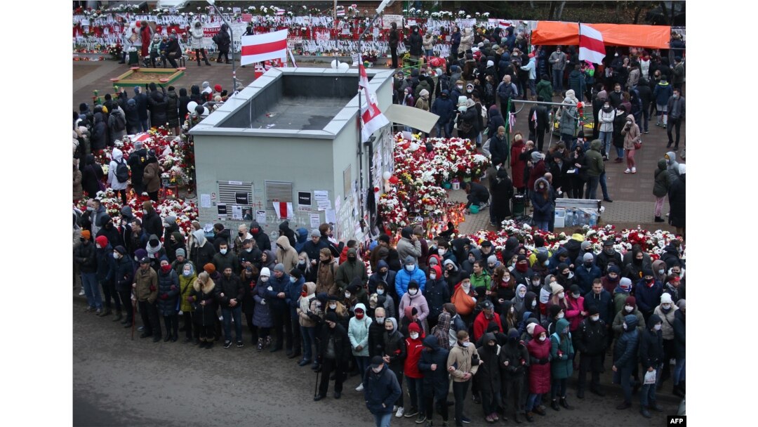 Opposition supporters gather in Change Square to protest against the government and commemorate Raman Bandarenka on November 15.