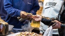دیدگاه دو کارشناس درباره تثبیت قیمت ۲۰ کالای اساسی در ایران