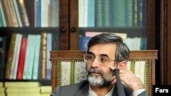 غلامحسین الهام که به چند شغله بودن معروف است باید میان عضویت در شورای نگهبان یا سایر مشاغل دولتی یکی را برگزیند.