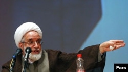 مهدی کروبی؛ رئیس پیشین مجلس شورای اسلامی و نامزد انتخابات ریاست جمهوری دهم