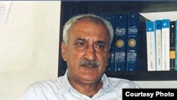 حسن انوشه دارای دکترای ادبيات فارسی از دانشگاه تهران است وبيش از پانزده جلد کتاب در زمينه تاريخ ايران ترجمه کرده است