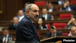 Վարչապետ Նիկոլ Փաշինյանը խորհրդարանում, արխիվ