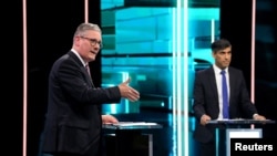 A Munkáspárt vezetője, Keir Starmer és a Konzervatív Pártot vezető Rishi Sunak miniszterelnök televíziós vitája Manchesterben 2024. június 5-én