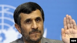 رییس جمهور ایران در سخنرانی خود در آغاز کنفرانس یک هفته ای «ضد نژاد پرستی» در ژنو سوئیس با حمله به اسرائیل، نقش شورای امنیت سازمان ملل در شکل گیری این کشور را مورد انتقاد قرار داد.