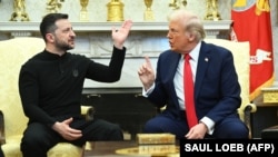 Президент Украины Владимир Зеленский (слева) и президент США Дональд Трамп во время встречи в Овальном кабинете Белого дома. Вашингтон, 28 февраля 2025 года