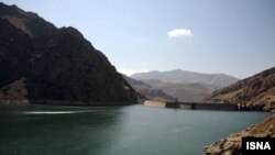 سد امیر کبیر که از ذخایر آب تهران است