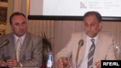 Bivši potpredsjednik Vlade Damir Polančecc i predsjednik Uprave Podravke Darko Marinac na konferenciji za novinare u listopadu 2009.. Foto: Enis Zebić