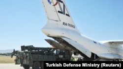Ռուսական C-400-ի խմբաքանակ Անկարայում, արխիվ