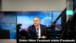 Премьер-министр Венгрии Виктор Орбан во время радиоинтервью. 5 февраля 2021 года.