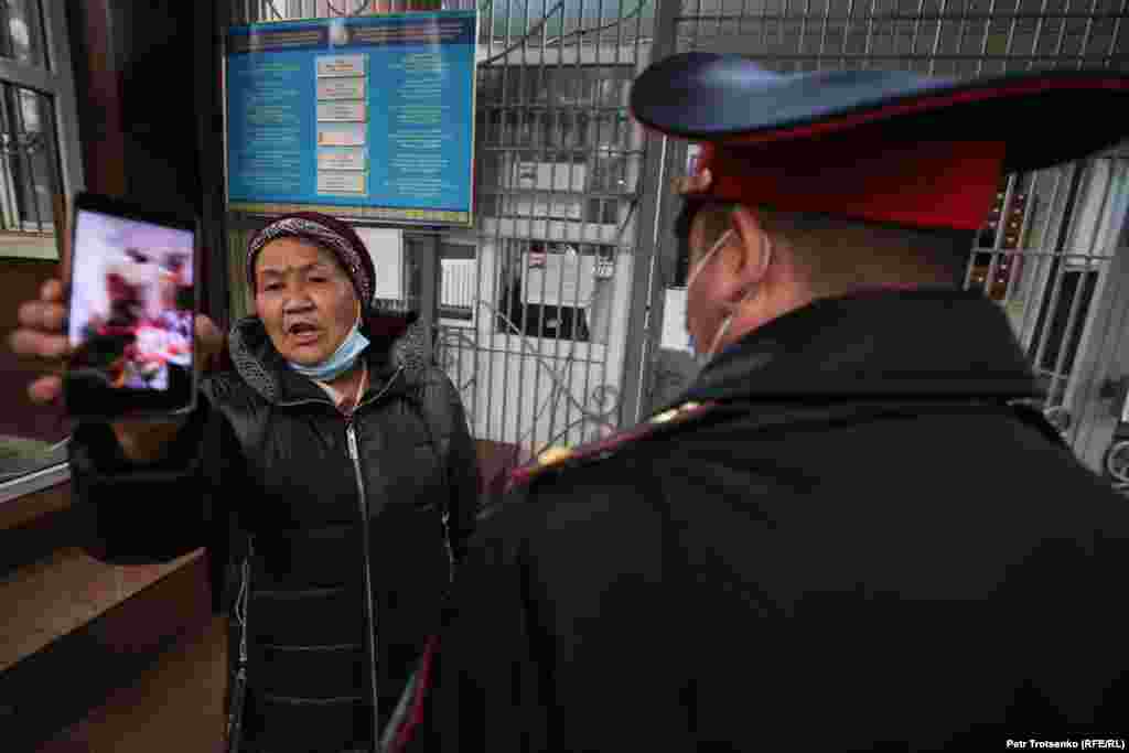 Когда митинг закончился, некоторые из участников акции отправились к зданию управления полиции Медеуского района Алматы, где находился задержанный накануне журналист Ермурат Бапи — за участие в акции 13 ноября, в день похорон Жанболата Агадила, убитого накануне сына активиста Дулата Агадила, который погиб в феврале этого года в стенах СИЗО. Бапи отпустили, но теперь ему грозит наказание в виде предупреждения, штрафа или административного ареста сроком до 15 суток по 6-й части 488-й статьи — «участие в незаконном публичном мероприятии».