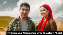 Чыңгыз Айтматовдун "Делбирим" чыгармасы боюнча тартылып жаткан фильм. Актерлор - Адиз Ражапов жана Мадина Талипбек.