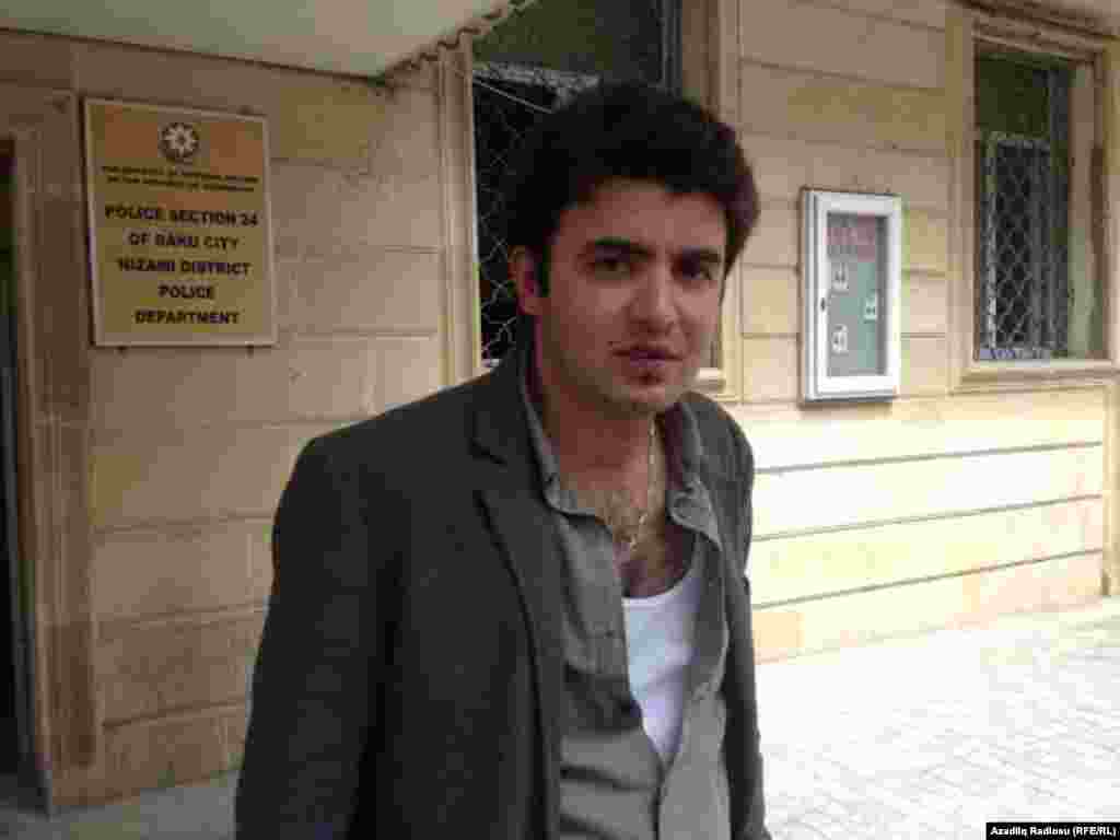 Fərahim İlqaroğlu, jurnalist, 2014-cü il aprelin 25-də Bakıda döyülüb. 