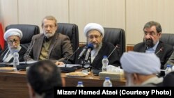 بر اساس گزارش‌ها در جلسه روز شنبه مجمع «ایرادات بسیاری» به لایحه پالرمو مطرح شده است