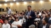 Представители кыргызской диаспоры в Москве на встрече с Алмазбеком Атамбаевым. 21 июня 2017 г.