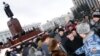"Сейчас мы живем в другой стране", или как Крым разделил оппозицию