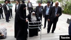 اعظم طالقانی بارها برای کاندیداتوری در انتخابات ریاست‌جمهوری ثبت‌نام کرده و گفته تا زمانی که زنده‌است به این کار ادامه خواهد داد