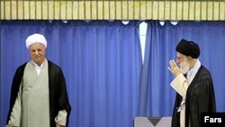 رهبر جمهوری اسلامی انتخاب خود را به خبرگان مديون است اما پس از انتخاب می تواند در ترکيب نمايندگان اين مجلس نقشی کارساز را ايفاء کند.(عکس: فارس)