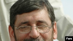 در دوران وزارت آقای صفار هرندی، بيش از ۷۰ درصد کتاب هايی که در دو دهه گذشته با مجوز رسمی وزارت ارشاد اسلامی منتشر شده بودند، ممنوع الچاپ اعلام شدند.