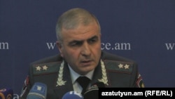 Первый заместитель начальника Полиции Армении Унан Погосян на пресс-конференции, Ереван, 26 января 2015 г. 