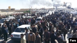 در هفته‌های گذشته کشاورزان شهر ورزنه اصفهان بارها در اعتراض به دریافت نشدن حق آبه اعتراض کرده‌اند.