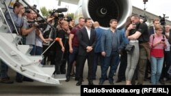 Встреча украинцев в аэропорту Киева