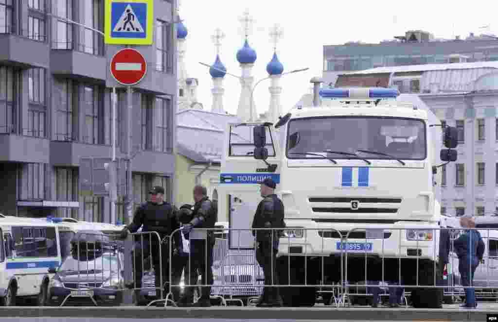 Мәскеу полициясы наразыларды ұстауға дайындалып тұр. 