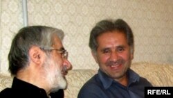 سيدعلی حبيبی موسوی همراه با ميرحسين موسوی