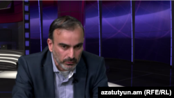 Ժիրայր Սեֆիլյանը «Ազատության» տաղավարում, արխիվ