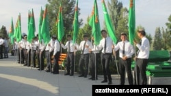 Bezeg suraty. Türkmenistan.