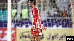 پرسپوليس بعد از تساوی صفر بر صفر با راه آهن، اين بار در ميزبانی تيم جوان و پر تحرک فجر سپاسی شيراز به تساوی سه بر سه دست يافت