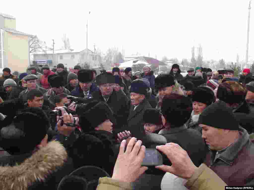 Ранее жители Нарына на 27 января запланировали митинг против пересмотра коэффициентов за высокогорье. 