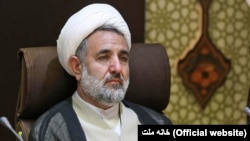 مجتبی ذوالنور می‌گوید: چنین نیست که فکر کنیم از نظر مردم گروهی خوبند و گروهی بد. مردم می‌گویند این‌ها سر و ته یک کرباس هستند.