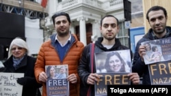 کمپین حمایت از نازنین زاغری در مقابل سفارت ایران در لندن مقارن سفر عباس عراقچی به بریتانیا در اسفند ۹۶