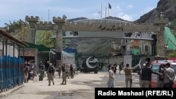 د خیبر انتظامیې د تورخم ور تر هغې وروسته وتاړه چې ننګرهار ولایت د طالبانو لاس ته ولوېد - انځور له ارشیفه